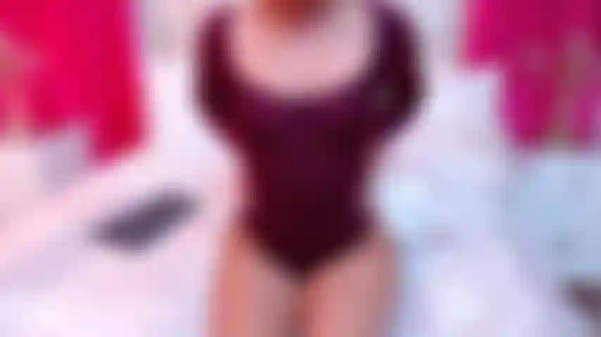 Disfruta de este sensual desnudo hasta que mi cuerpo sea revelado.