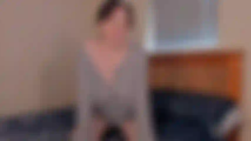 Quítate el condón y críame