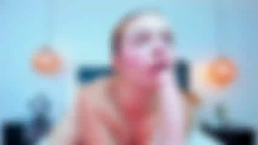 I feel that cock going down my throat, feeling it get hard makes me want to make it explode in my mouth.