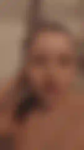 Mmmm mojada y necesito que me veas.