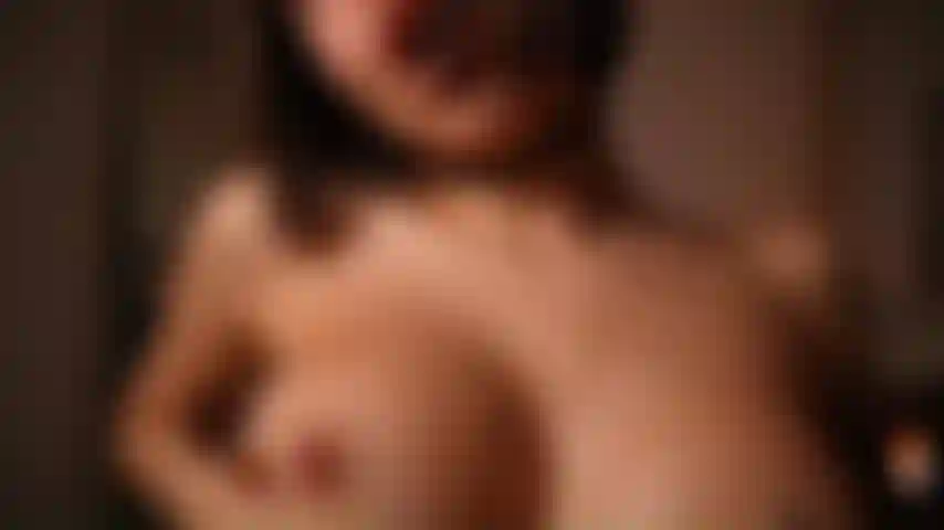 Sexy mostrando sus tetas.