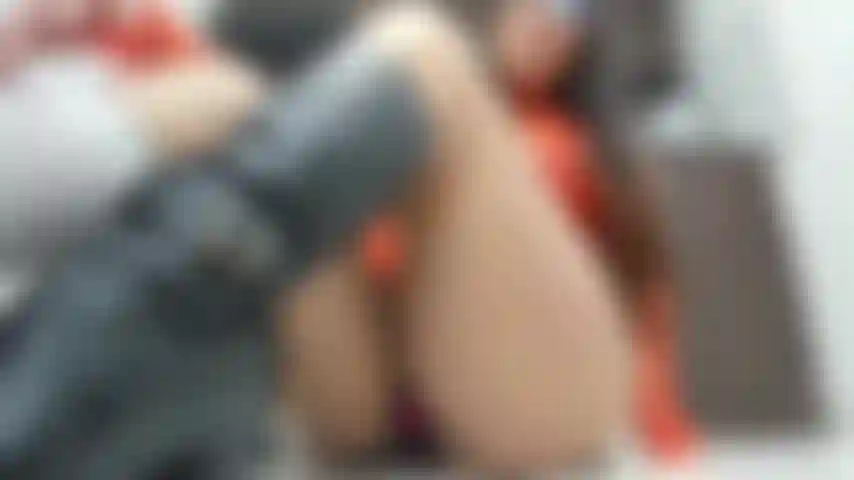 Milf, gafas, pies, piernas, botas, cuero, calcetines, traviesa.