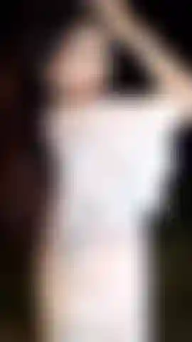 Muestro lencería en el bosque.