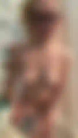 Mírame duchándome.