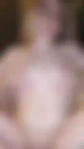 Tengo leche, mostrando mis tetas mikly.