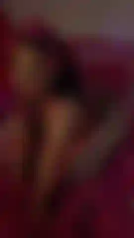 Submissive topless, waiting for you to choose me