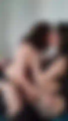 ( G/g) ¡juego de tetas con mi novia! Nos lamemos, chupamos y acariciamos los pechos.