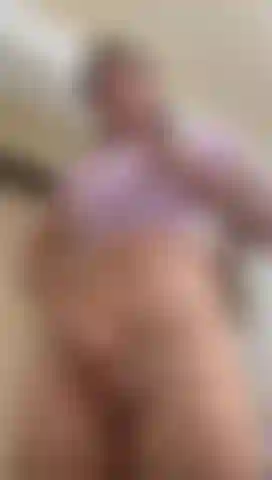 Somewhere between sporty and sensual… this purple and white outfit makes me look irresistible, do you like how it fits my body?