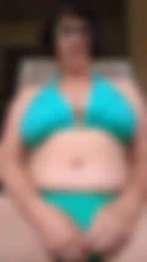 Jugando con mi bikini caliente afuera!