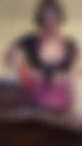 Profesora universitaria sexy enseña a estudiantes universitarios a tener éxito.