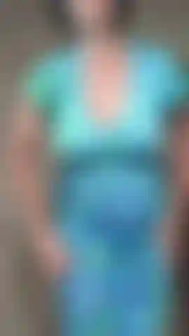 Tetas naturales rebotando.