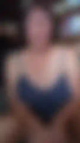 I-m  a sexy naughty librarian.
Wanna cum on my glasses?