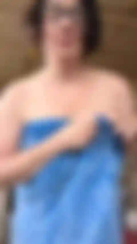 ¡Desnuda en mi patio!