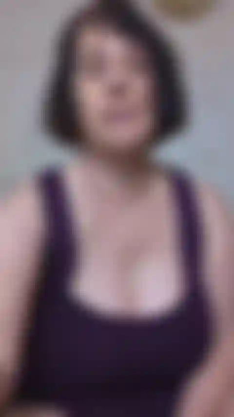 Desnúdate con un vestido ajustado!