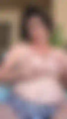 Orgasmo dichoso en un bonito día en mi patio al aire libre #madura, #peluda, #pechos grandes, #bbw.