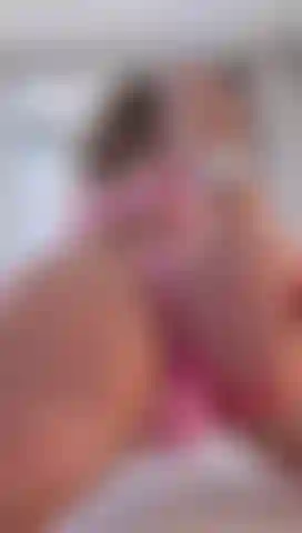 Spreading Naked - Close to Cam