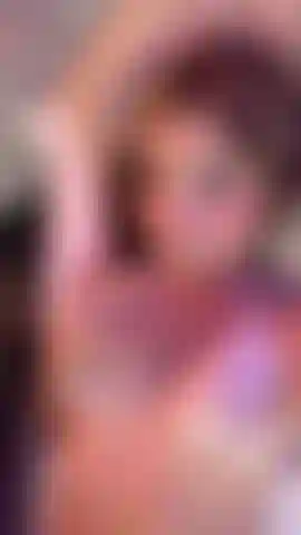 Dejame excitarte un poquito, espero que me desees.