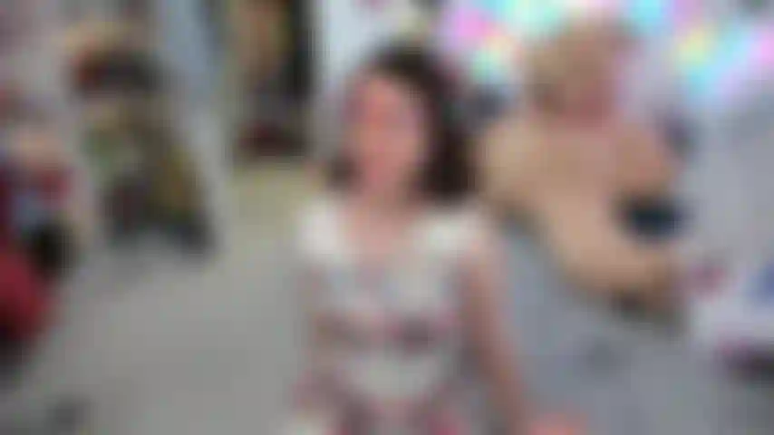 ¡Feliz día del orgasmo! Tuvimos un día increíble y cuando llegamos a casa, todo lo que queremos es sentarnos en presencia del otro y celebrar, pero terminamos follando tanto hasta que me eyaculo en tu polla.