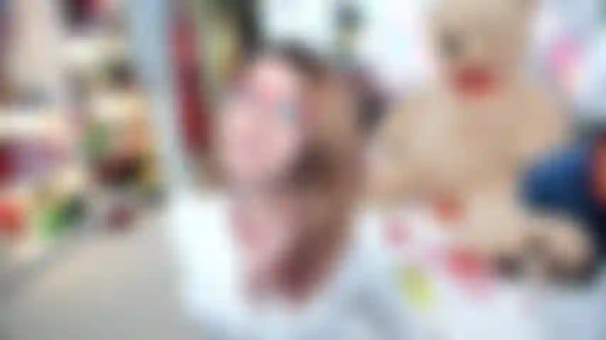 La enfermera más sexy de tu ciudad viene a tu casa a tratar tu herida en la pierna. El remedio es algo en lo que nunca pensarías! Deja que tu enfermera te drene las bolas!