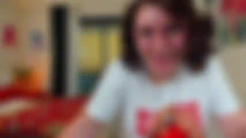 Sexy asmr susurrante y idiota de instrucción.