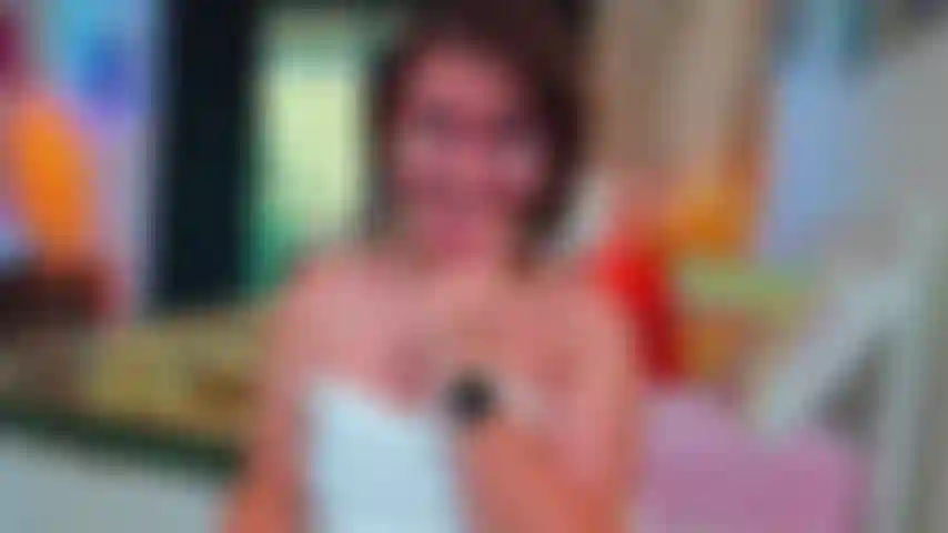 Sesión privada: provoco tu dulce y querida polla y me froto hasta que mis piernas tiemblen de placer.