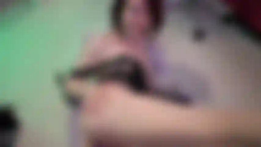 Más nueva y de cerca 4k de tiempo anal! Mostraré mi culo muy de cerca mientras me lo follo con mi dildo de cristal favorito! Todo lo que tienes que hacer es disfrutar de este agujero apretado y correrte dentro!