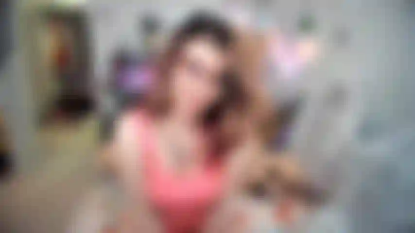 Video personalizado- ¡por fin te revelo mi mata! Soy bastante tímida mostrándolo porque no es tanto como esperas, ¡pero es mi arbusto! Poniéndome muy cachonda sabiendo que estás mirando mi cuerpo desnudo!