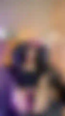 Mi coño recibe castigo con mi lozanía.