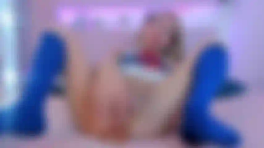 Follame el culo con tu polla, hazme una buena chica.