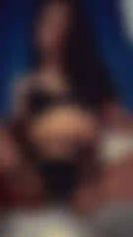 Te gusta jugar sucio 🔥 decime que te excita más y te cumplo la fantasia Do you like to play dirty? 🔥 Tell me what excites you most and I'll fulfill your fantasy.