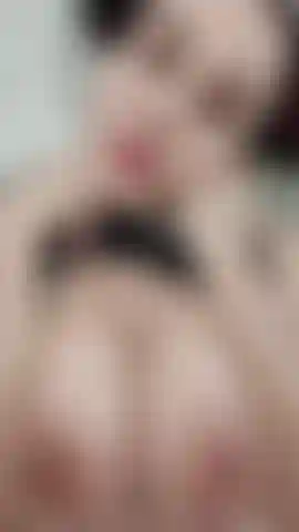 mucha saliva en mis tetas