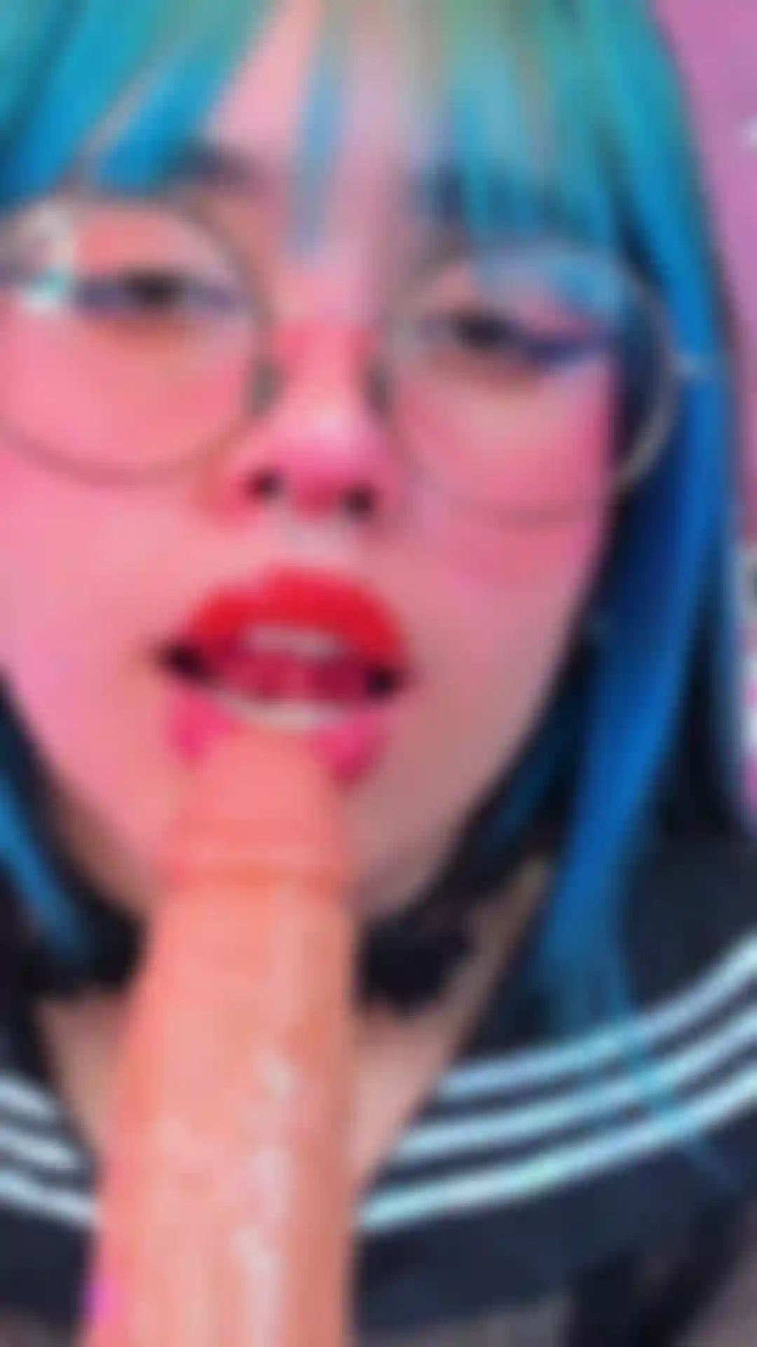 Tu mirada me desnuda.