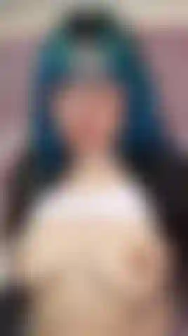 See how this nice boobs are bouncing 😋