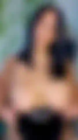 Sensual francés con intenso contacto visual.