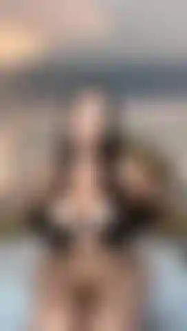 Rebotando mis grandes tetas.