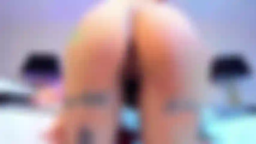 I want you to see how I slowly open my ass. Do you think you can resist and watch the whole video before you explode?