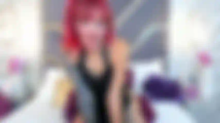 I lie down on the bed, settle myself on top, and start off slowly… until I forget everything and end up riding hard, without letting go 🥵 You can see me moving on top, how I hold on, how my moans slip out  The whole video is just me on top, uncut, until I finish off really hot. Nipple clampsDirty talkNakedFishnets Panty asideMissionary pussy fuck Pussy rub