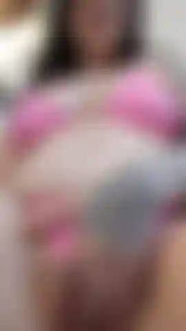 Juego de coño de cerca con charla sucia y cara.