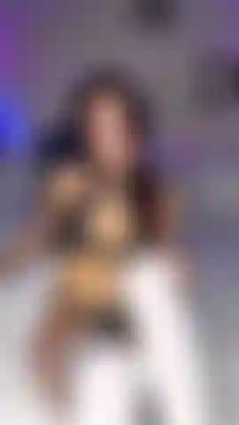 Feet lover special!! Lets edge as I take off my socks, make you smell my feet while I edge with my vibe in my pussy. When Im ready, I countdown so we can explode together!! Lastly I need you to cum on my feet and clean up every drop it of it with your mouth!!