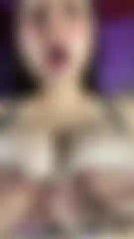 Creampie chupando tetas.