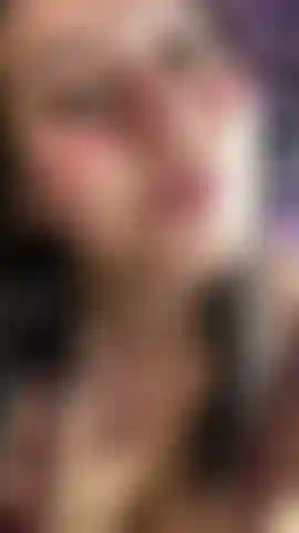 Oye mis ojos están aquí arriba jeje.