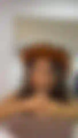 Ven y mira como te chupo lento, profundo y hambriento de ti.