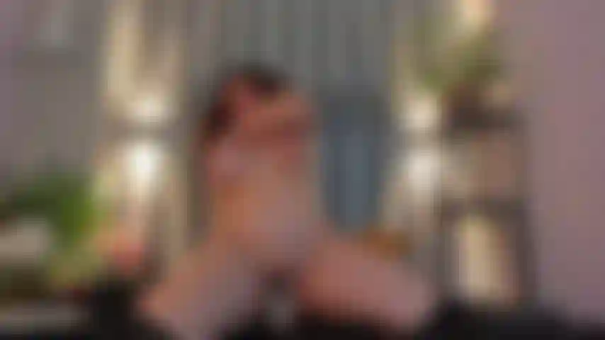 Azota fuerte mis tetas + grandes gemidos.