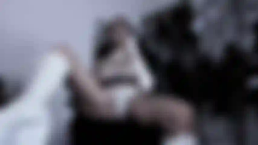 Mastúrbate mientras me miras fumar y me adoras.