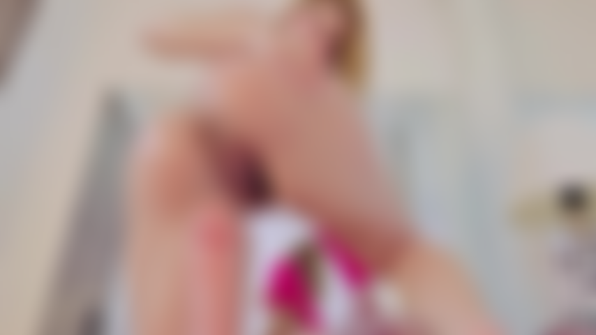 Mastúrbate conmigo... Quiero verte terminar mientras yo vengo también.