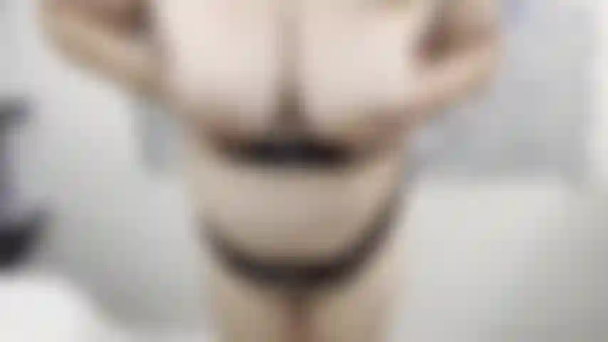 Adoro las tetas grandes y el culo.