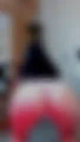 come look at me from behind