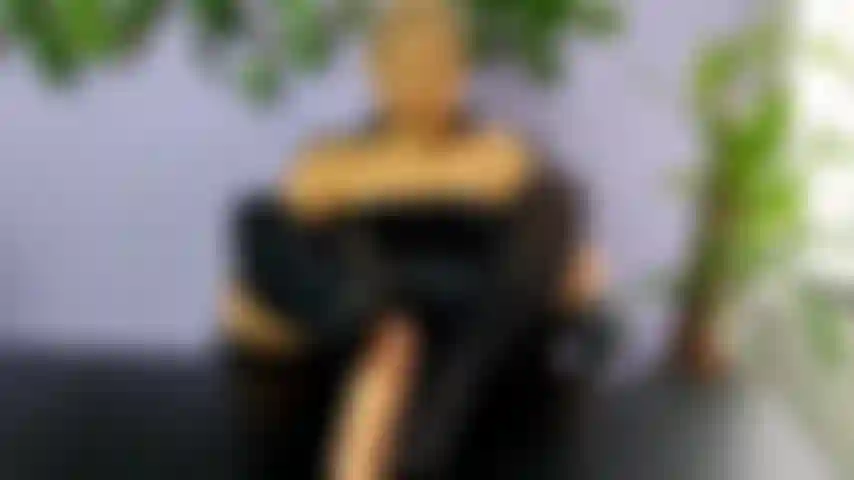 Seduzco al guardia para robar el banco.