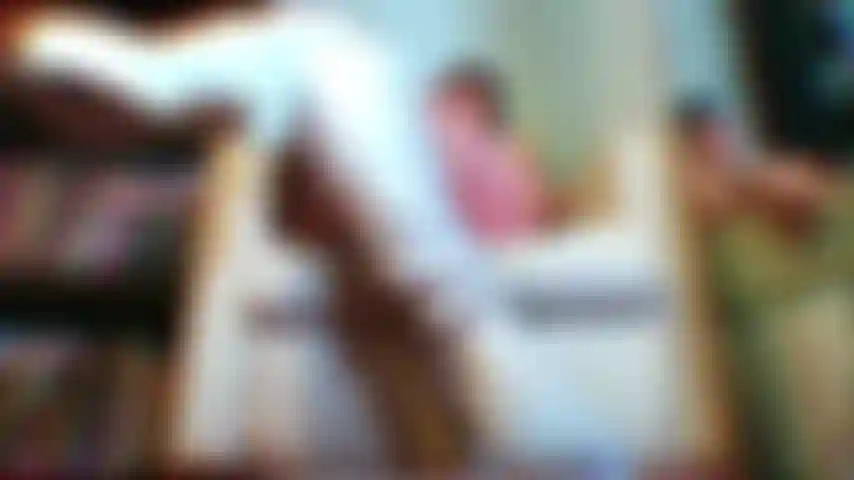 Arrástrate ante mis botas, perra.