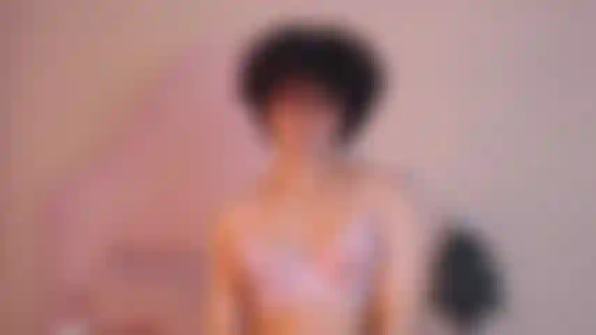 Fuerte y de brazos grandes.